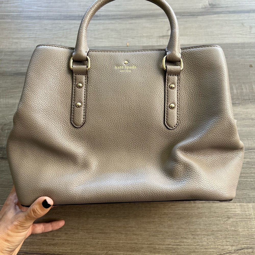 Kate Spade Larchmont AvenueEvangelie Pebbled Leather Satchel in Taupe